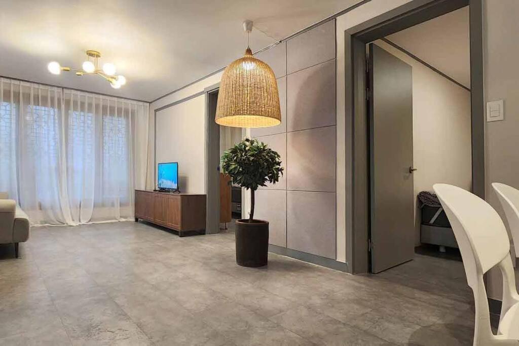 Apartment B-5 Hongdae Art House *