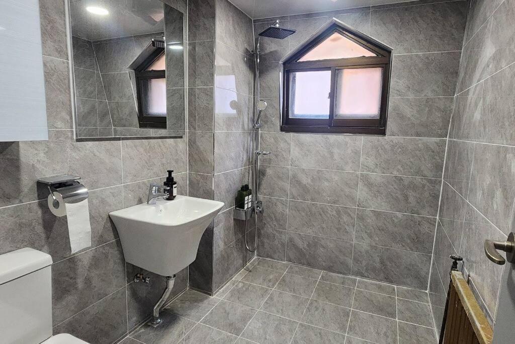 B-5 Hongdae Art House Apartment *