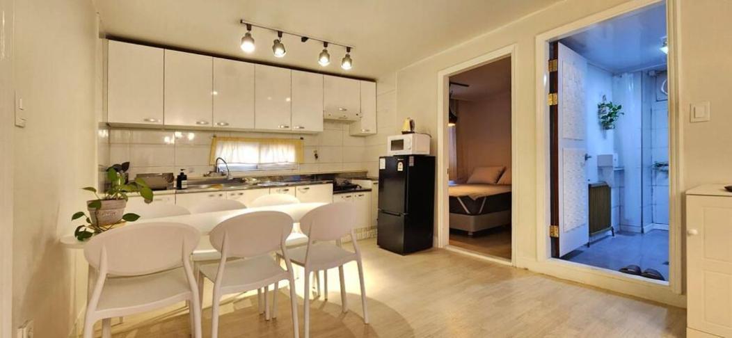 Apartment B-5 Hongdae Art House Seoul