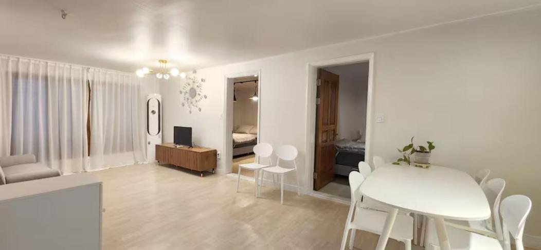 B-5 Hongdae Art House Apartment