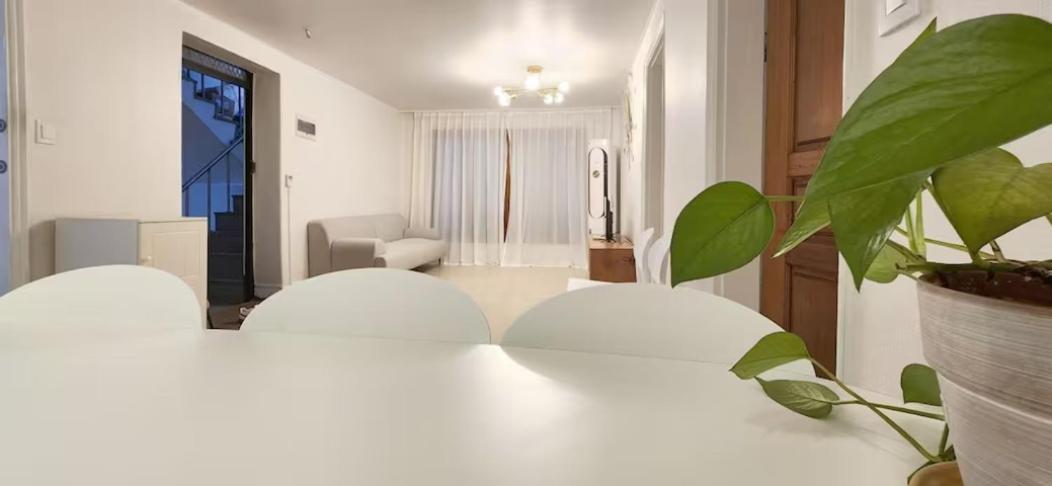 Apartment B-5 Hongdae Art House